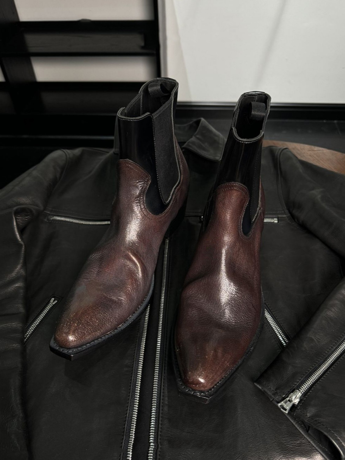 Men'S Shoes Smart - รองเท้าบูทเชลซีหนังสีดำสำหรับผู้ชาย แผ่นยางยืดแบบเรียบหรู ส้นเตี้ย สไตล์มินิมอลทันสมัย สำหรับใส่ในชีวิตประจำวัน ลุคสมาร์ทแคชชวล